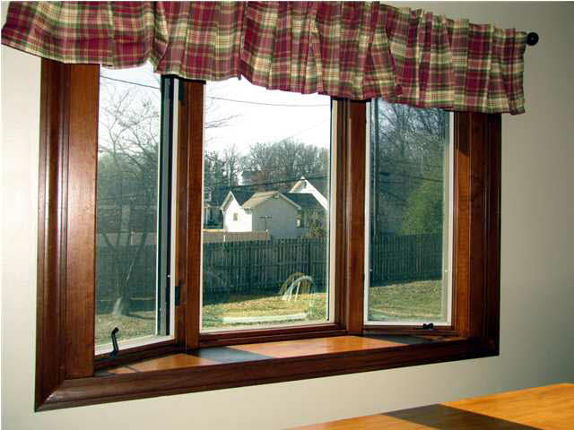 525 E Buena Vista Rd, Evansville, IN 47710 photo 4