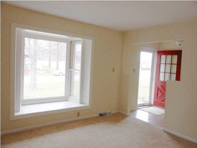 8433 Chestnut Dr, Newburgh, IN 47630 photo 2
