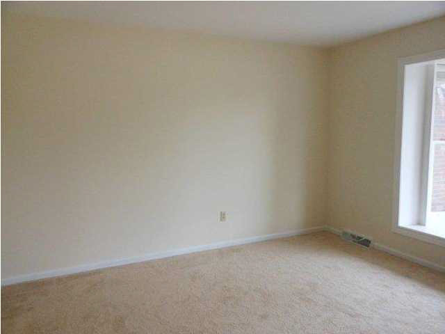 8433 Chestnut Dr, Newburgh, IN 47630 photo 4