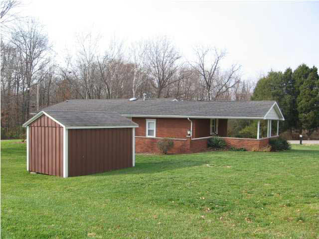 820 Rumbach Ave, Jasper, IN 47546 photo 3