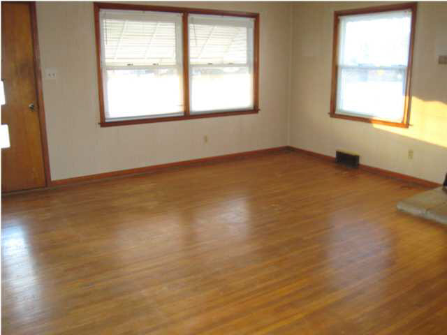 800 Irvin Ave, Evansville, IN 47715 photo 3