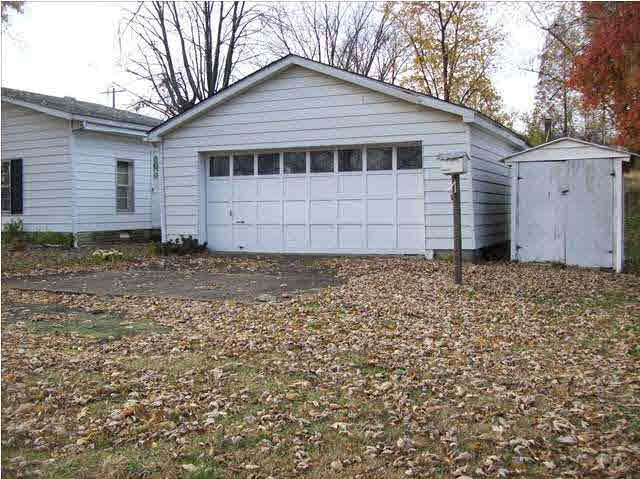 301 Brown St, Mount Vernon, IN 47620 photo 2