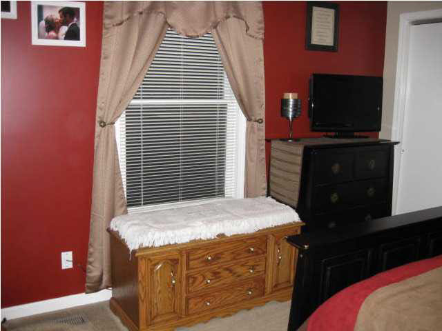 106 Oak St, Huntingburg, IN 47542 photo 10