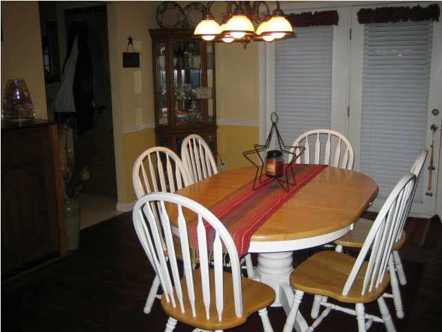 106 Oak St, Huntingburg, IN 47542 photo 5