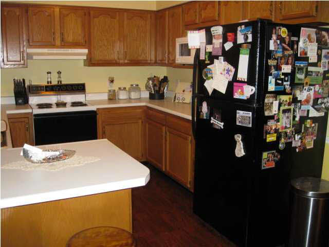 106 Oak St, Huntingburg, IN 47542 photo 4