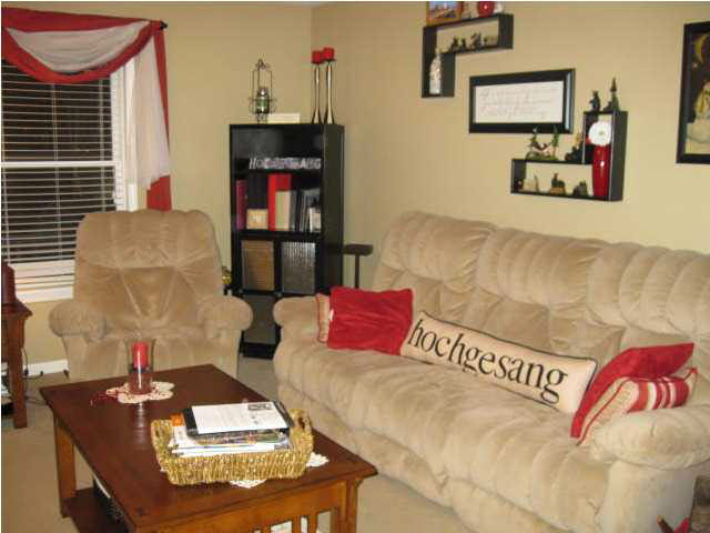 106 Oak St, Huntingburg, IN 47542 photo 2