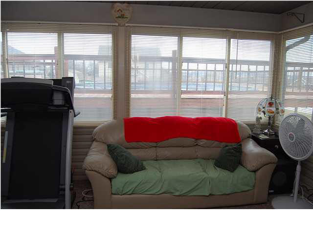 221 W Savannah Dr, Huntingburg, IN 47542 photo 14