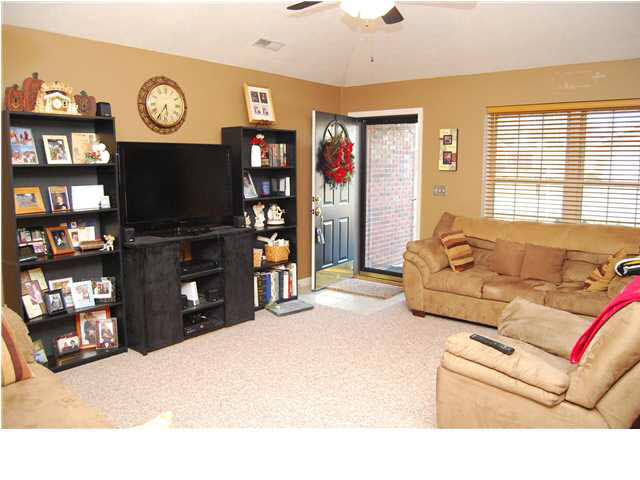 221 W Savannah Dr, Huntingburg, IN 47542 photo 6