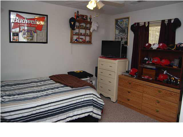 221 W Savannah Dr, Huntingburg, IN 47542 photo 12