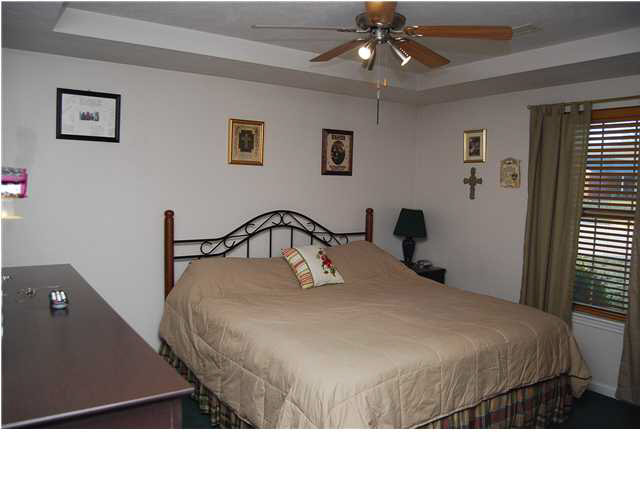 221 W Savannah Dr, Huntingburg, IN 47542 photo 8
