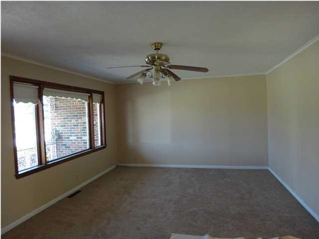 1030 Virginia St, Plainville, IN 47568 photo 8