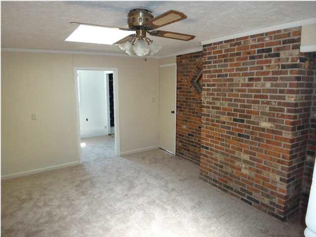 1030 Virginia St, Plainville, IN 47568 photo 5