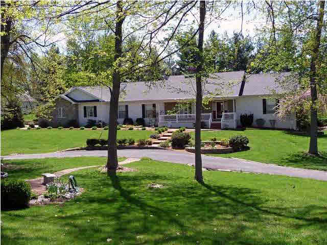340 Church Ave, Jasper, IN 47546 photo 1