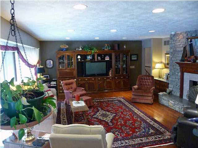 340 Church Ave, Jasper, IN 47546 photo 2