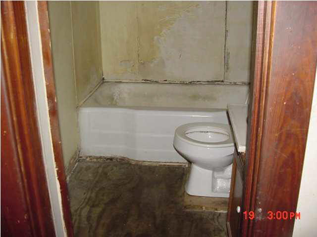 1214 E Sycamore St, Vincennes, IN 47591 photo 3