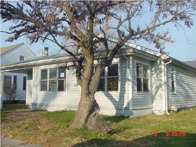 1214 E Sycamore St, Vincennes, IN 47591 photo 2