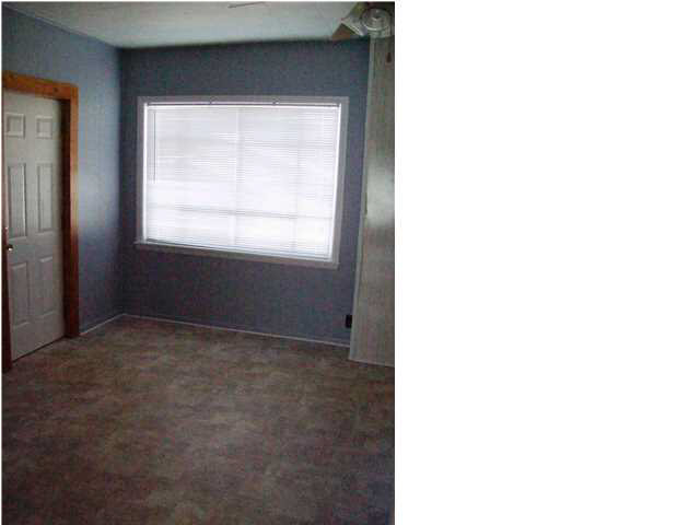 710 Center St, Washington, IN 47501 photo 5