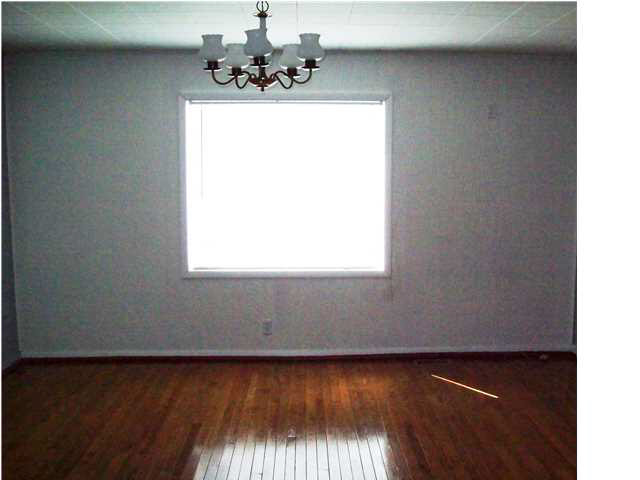 710 Center St, Washington, IN 47501 photo 3