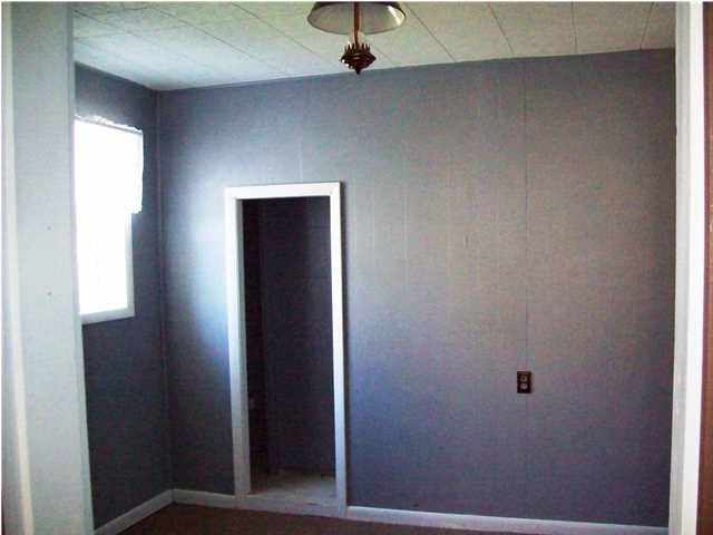 710 Center St, Washington, IN 47501 photo 7