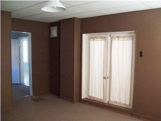 710 Center St, Washington, IN 47501 photo 6