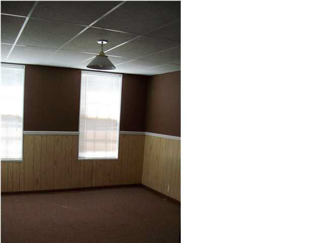 710 Center St, Washington, IN 47501 photo 9