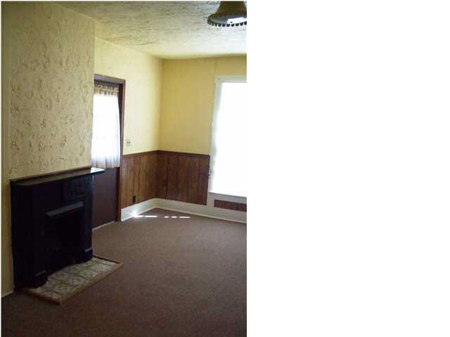 710 Center St, Washington, IN 47501 photo 2