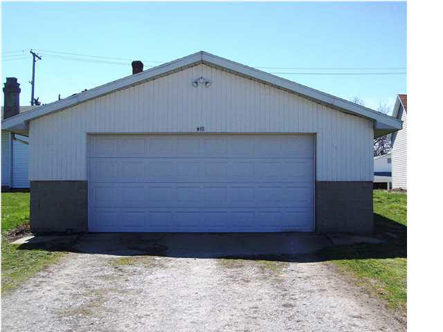 710 Center St, Washington, IN 47501 photo 10