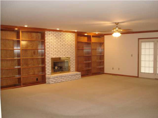 3066 Summit Ct, Newburgh, IN 47630 photo 6