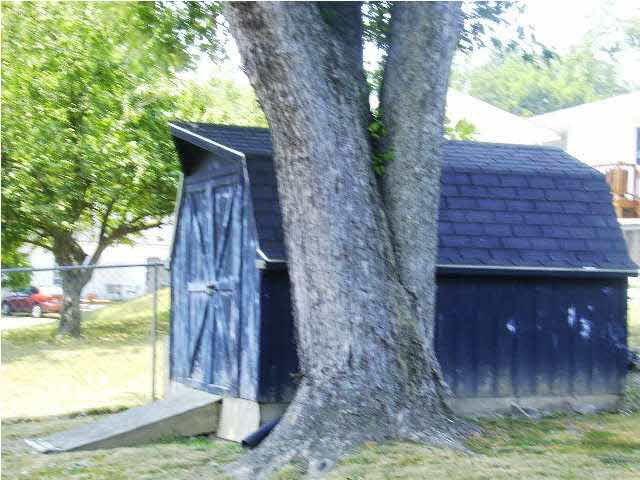 621 Poplar St, Shoals, IN 47581 photo 10