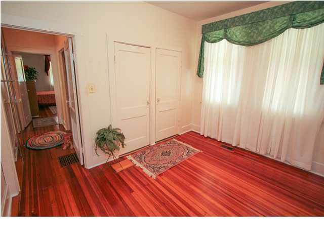 855 E Riverside Dr, Evansville, IN 47713 photo 8