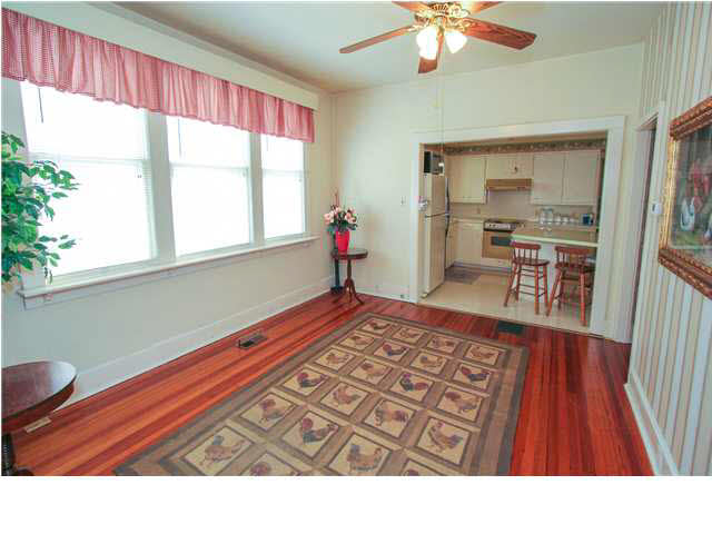 855 E Riverside Dr, Evansville, IN 47713 photo 3