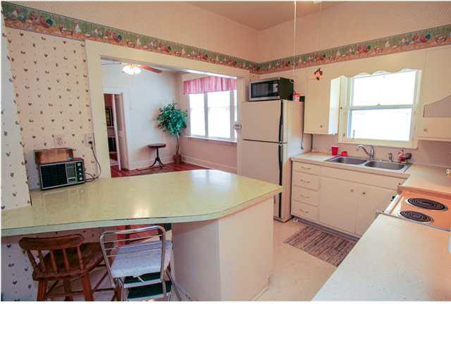 855 E Riverside Dr, Evansville, IN 47713 photo 4