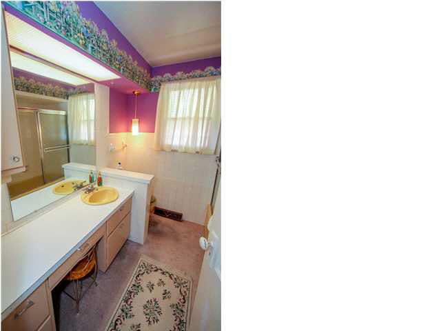 855 E Riverside Dr, Evansville, IN 47713 photo 7