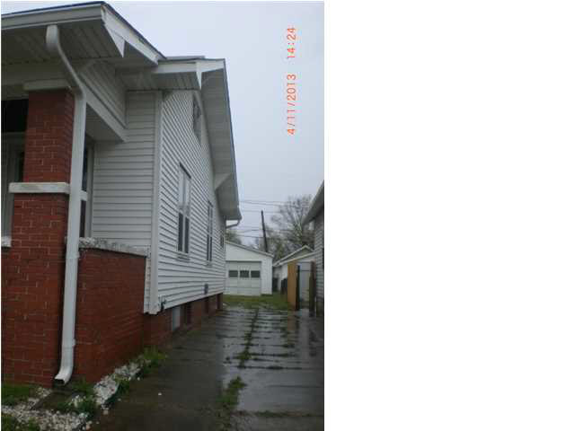 1411 John St, Evansville, IN 47714 photo 2
