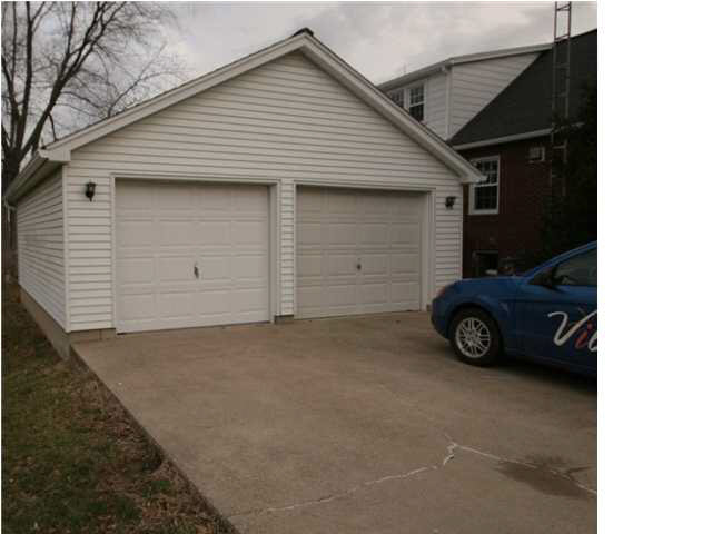 202 E 10th St, Ferdinand, IN 47532 photo 3