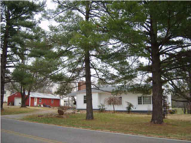 1377 Old Plank Rd, Chandler, IN 47610 photo 1