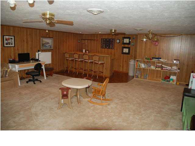 621 E 150 N, Washington, IN 47501 photo 15