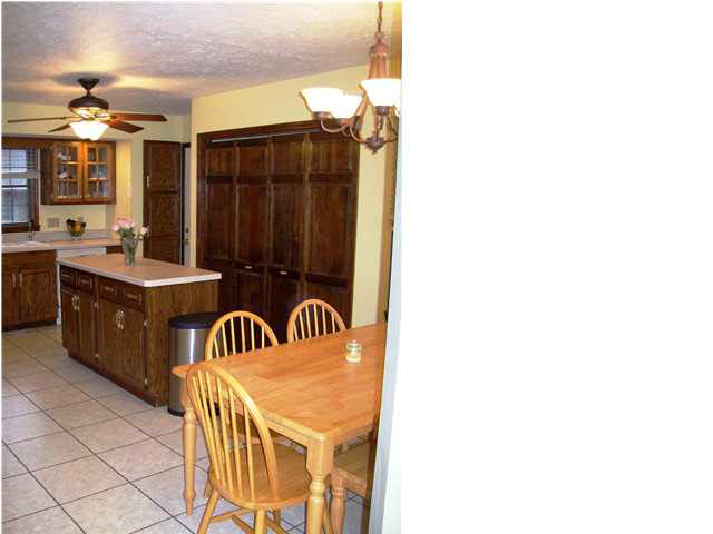 621 E 150 N, Washington, IN 47501 photo 6