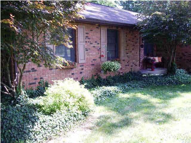 621 E 150 N, Washington, IN 47501 photo 2