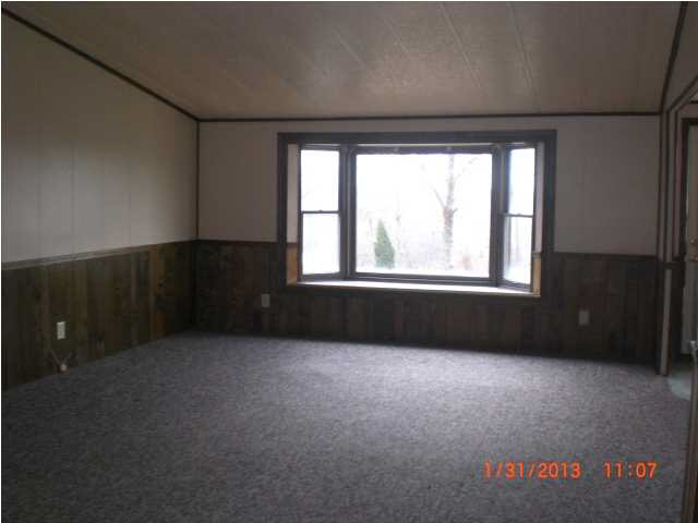 9403 E 550 S, Oakland City, IN 47660 photo 5