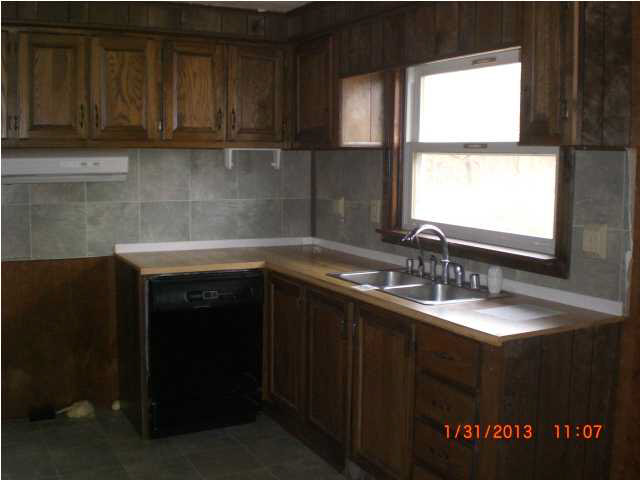 9403 E 550 S, Oakland City, IN 47660 photo 2
