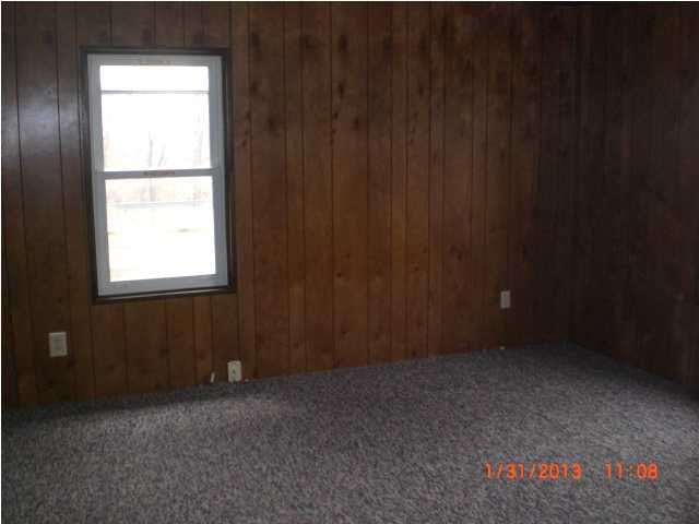 9403 E 550 S, Oakland City, IN 47660 photo 7