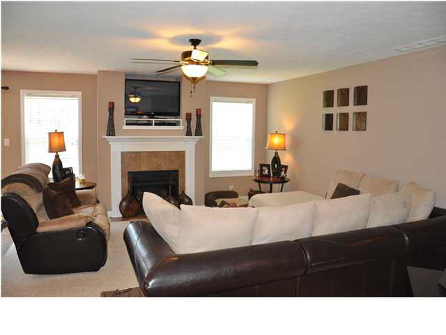 2616 Ellington Ridge Ct, Evansville, IN 47711 photo 3