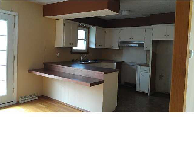 20549 Old State Road 37, Branchville, IN 47514 photo 2