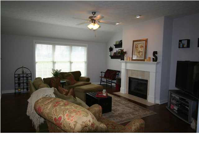 3649 Aberdeen Ct, Evansville, IN 47725 photo 3
