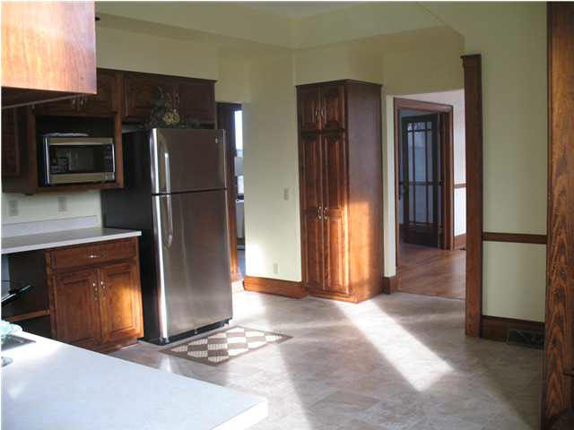 347 11th St, Tell City, IN 47586 photo 3