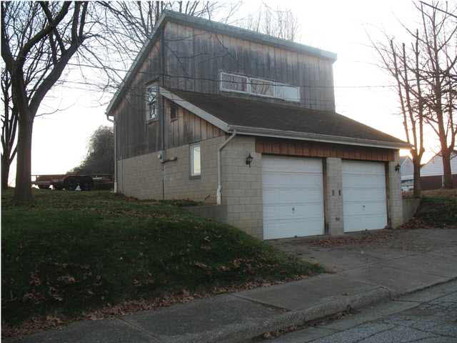 347 11th St, Tell City, IN 47586 photo 2