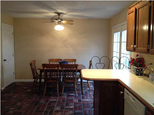 2631 Malibu Dr, Evansville, IN 47725 photo 4