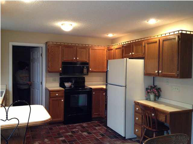2631 Malibu Dr, Evansville, IN 47725 photo 2