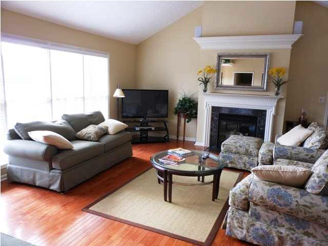 2708 Dog Leg Ct, Evansville, IN 47725 photo 2